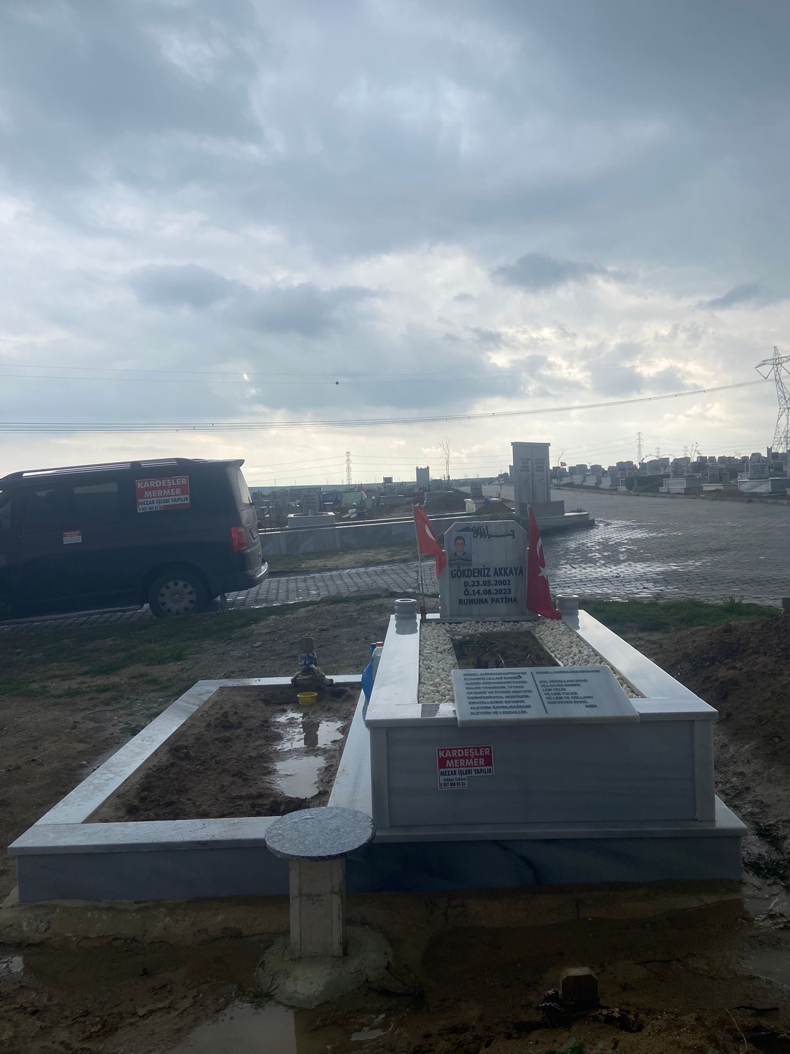 Supreme Mermer Mezar