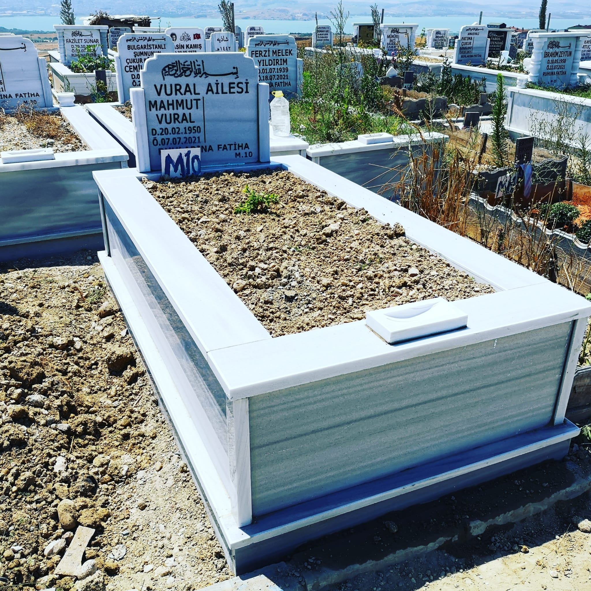 Elegant Mermer Mezar